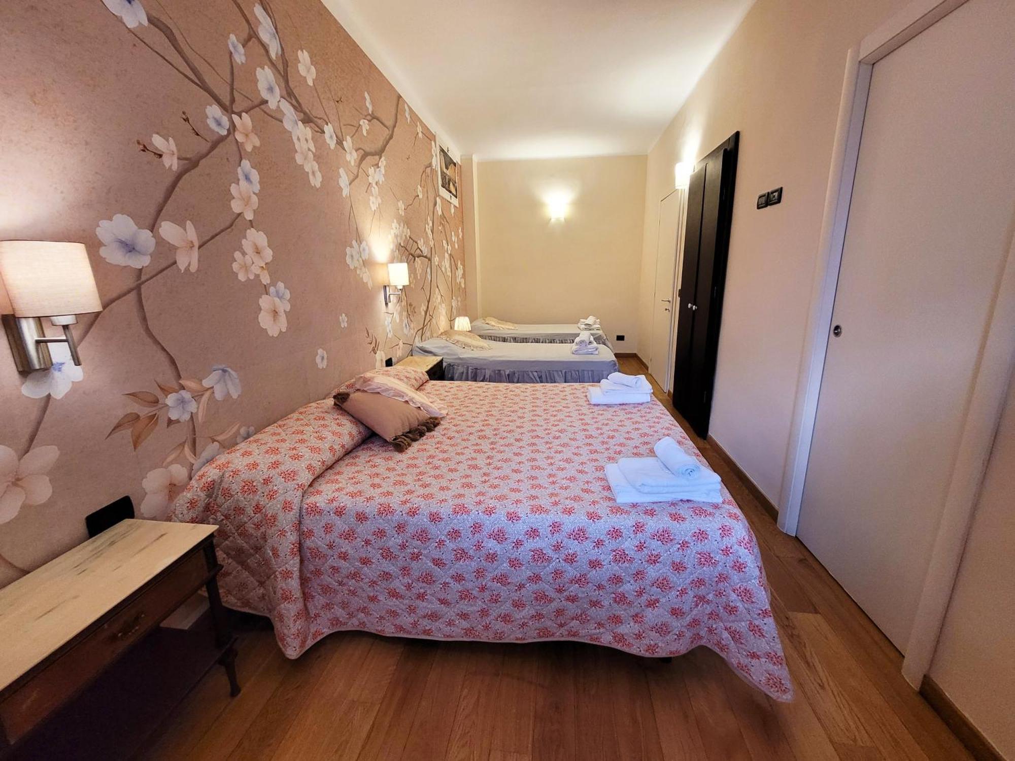 Baribello Apartment - 3 Bedrooms 3 Bathrooms - Bari Central Station ภายนอก รูปภาพ